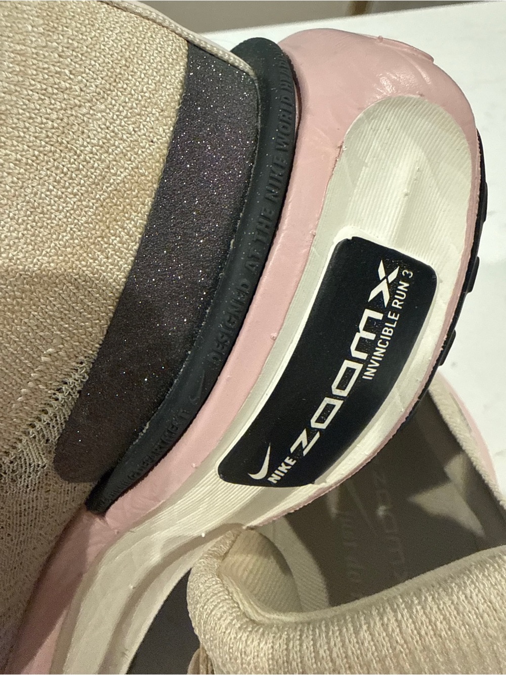Nike ZoomX Invincible Run 3 Premium 8.5 - Picture 3 of 5